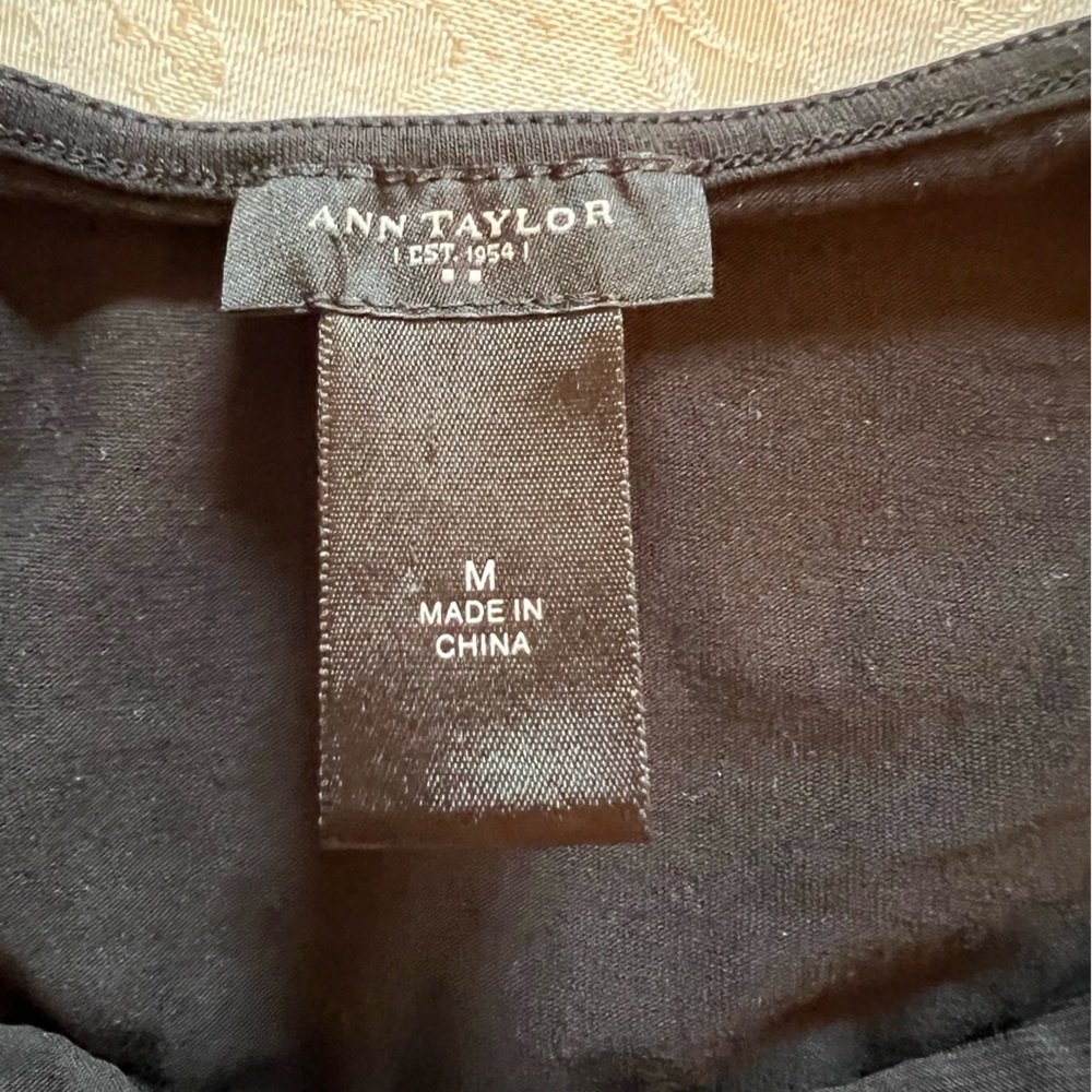 Women’s Ann Taylor Black Ruffle Sleeveless Top - Picture 3 of 4
